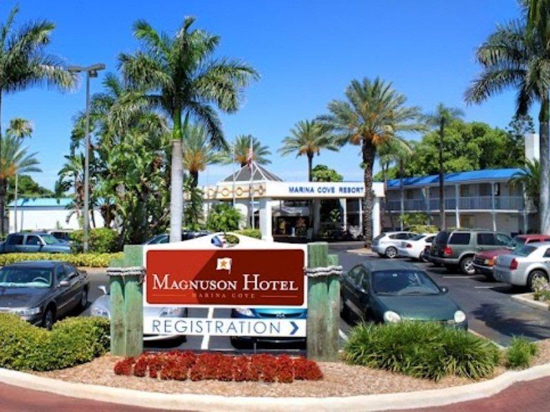 Magnuson Hotel Marina Cove St. Petersburg Exterior photo