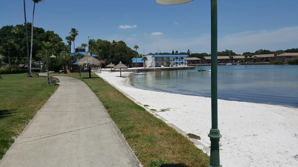 Magnuson Hotel Marina Cove St. Petersburg Exterior photo