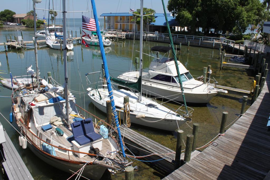 Magnuson Hotel Marina Cove St. Petersburg Exterior photo