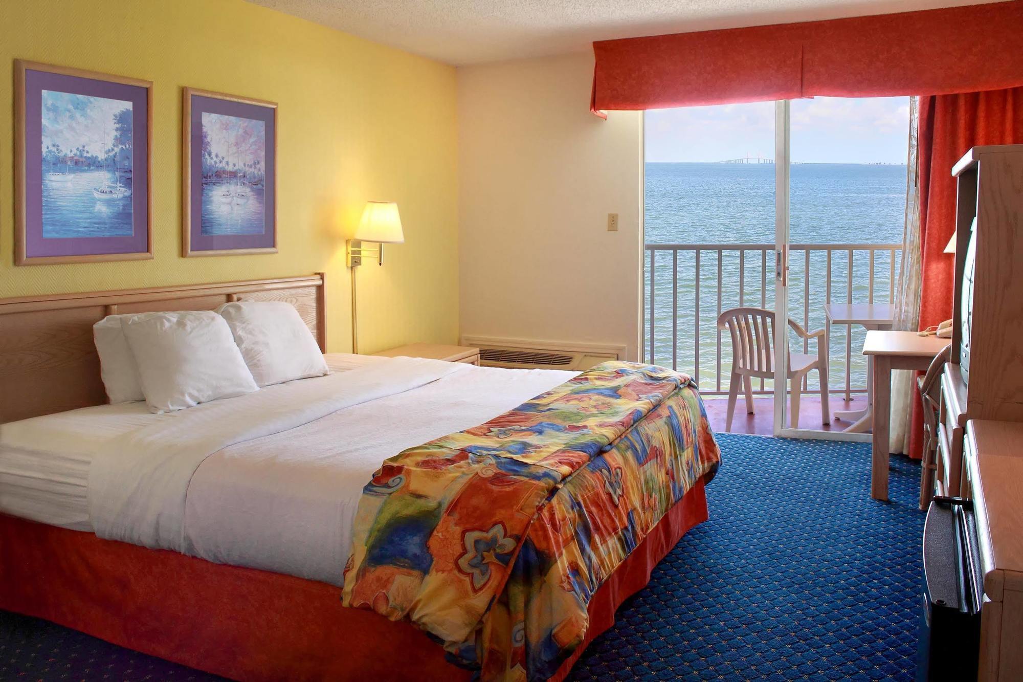 Magnuson Hotel Marina Cove St. Petersburg Room photo